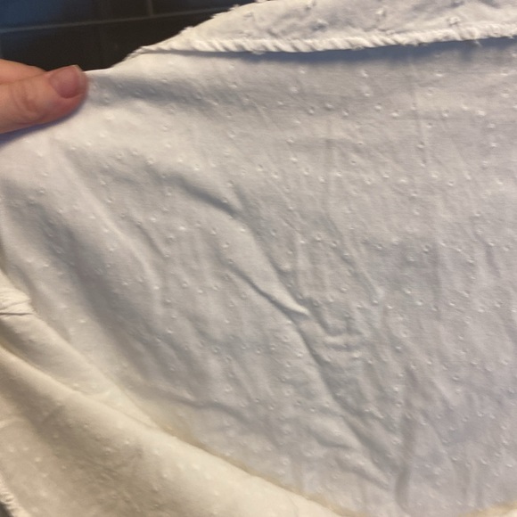 Beautiful white textured/Swiss dotted Loft blouse. Perfect condition. Small. - Picture 7 of 9